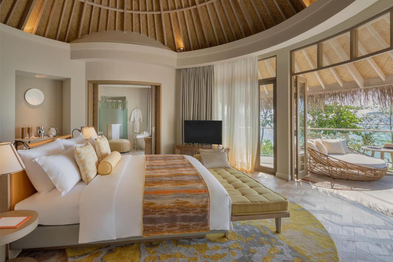 The Nautilus Maldives Hotel Kamadhoo Exterior photo