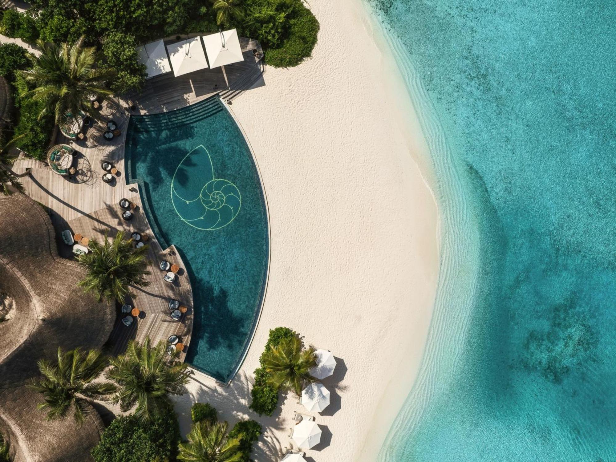 The Nautilus Maldives Hotel Kamadhoo Exterior photo