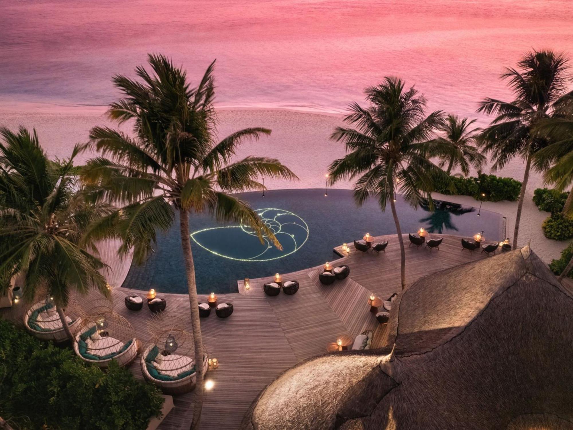 The Nautilus Maldives Hotel Kamadhoo Exterior photo