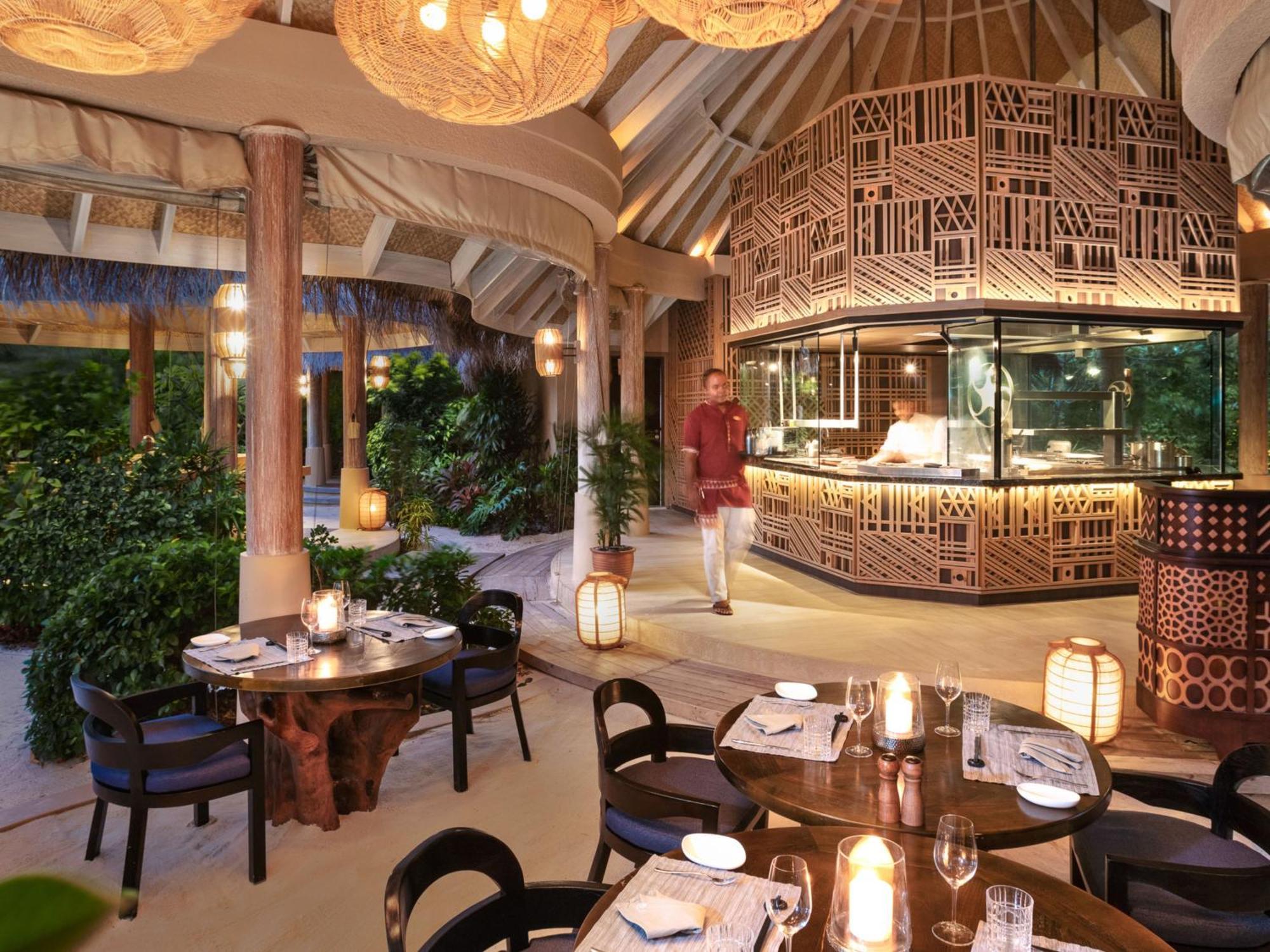 The Nautilus Maldives Hotel Kamadhoo Exterior photo