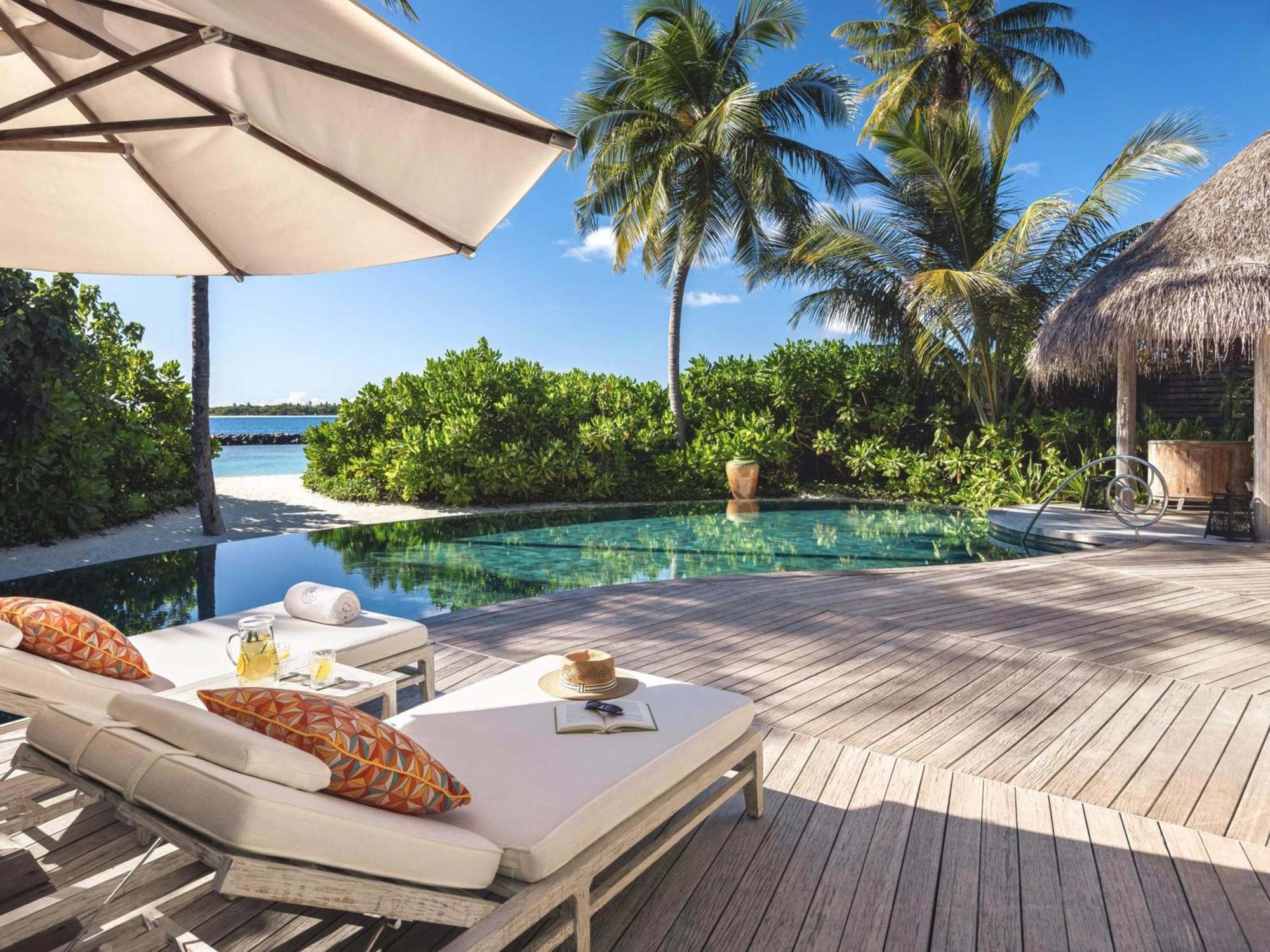 The Nautilus Maldives Hotel Kamadhoo Exterior photo
