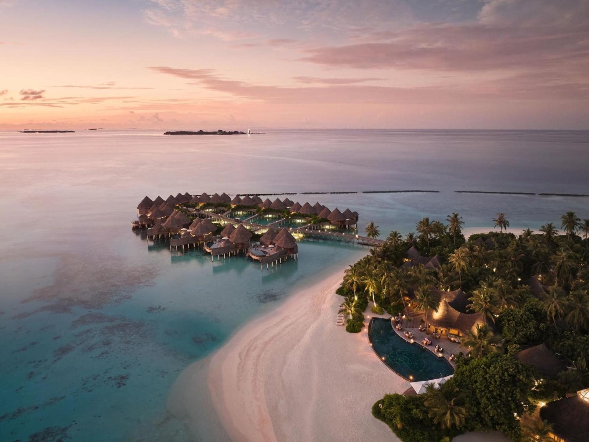The Nautilus Maldives Hotel Kamadhoo Exterior photo